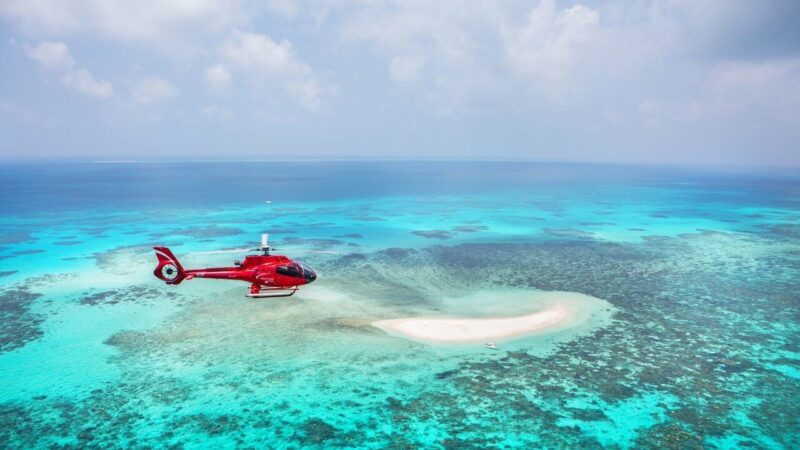 Heli Tour over the Great Barrier Reef from Port Douglas with Nautilus Aviation