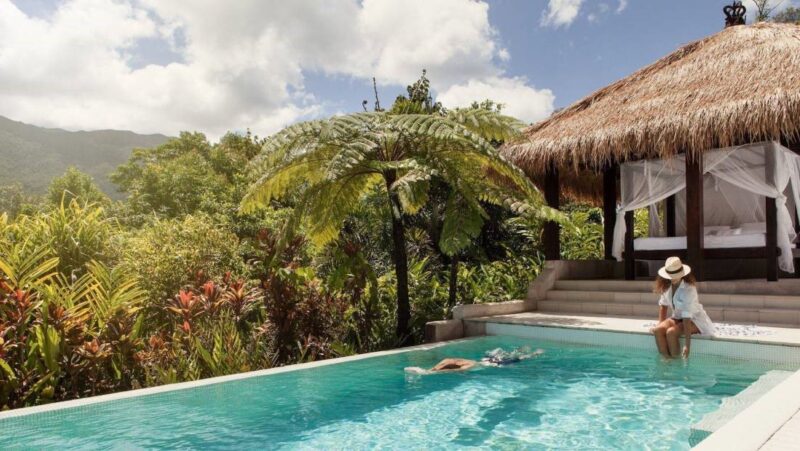 executive-retreats-private-home-poolside-swimming